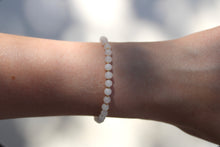 Load image into Gallery viewer, Spaced Jade &amp; Gold Bracelet
