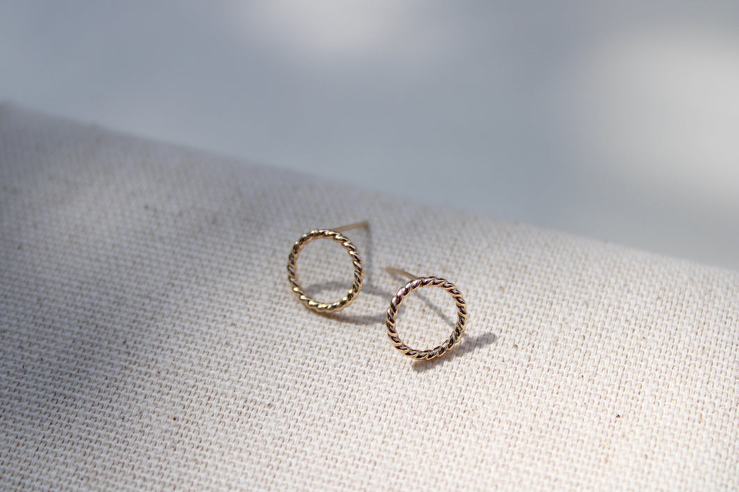 Twisted Circle Post Earrings in Gold