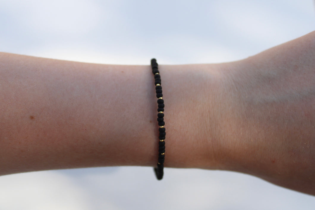 Spaced Black & Gold Seed Bead Bracelet