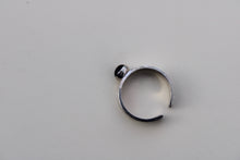 Load image into Gallery viewer, Onyx on Thick Band
